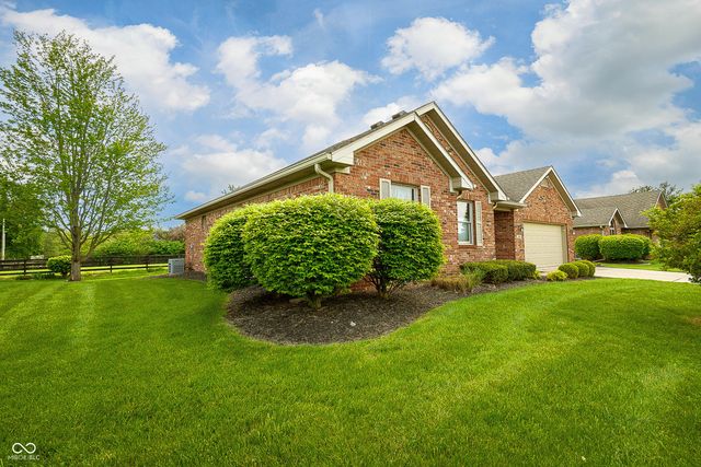 1025 Woodridge, Brownsburg, IN 46112