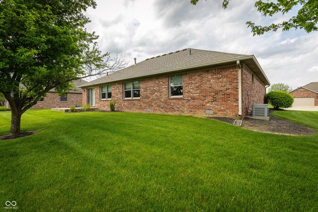 1025 Woodridge, Brownsburg, IN 46112