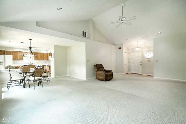 1025 Woodridge, Brownsburg, IN 46112