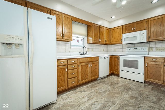 1025 Woodridge, Brownsburg, IN 46112