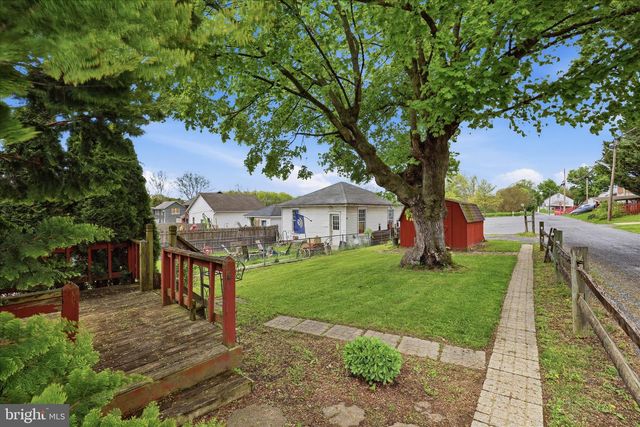22 S 4TH ST, Denver, PA 17517