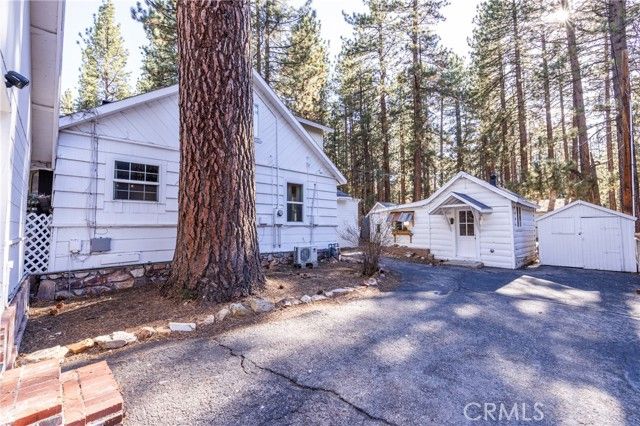 758 Elm Street, Big Bear Lake, CA 92315