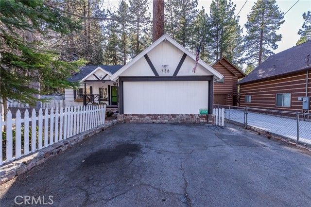 758 Elm Street, Big Bear Lake, CA 92315