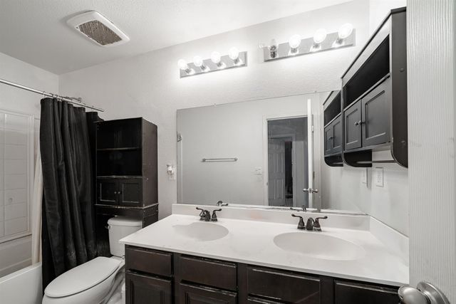 5368 E Tower Avenue, Fresno, CA 93725