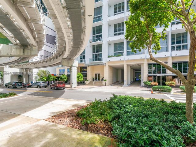 1060 Brickell Ave 2707, Miami, FL 33131