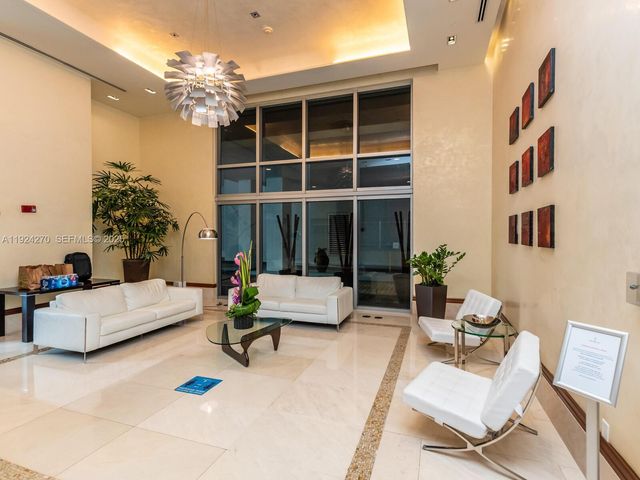 1060 Brickell Ave 2707, Miami, FL 33131