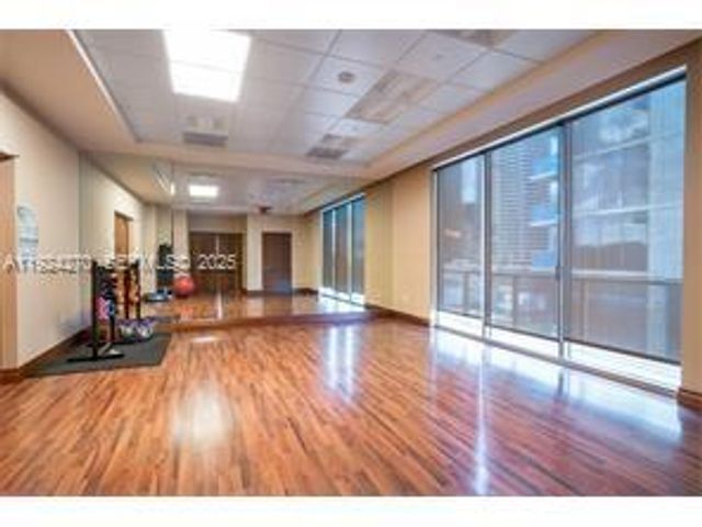 1060 Brickell Ave 2707, Miami, FL 33131