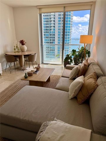 1060 Brickell Ave 2707, Miami, FL 33131