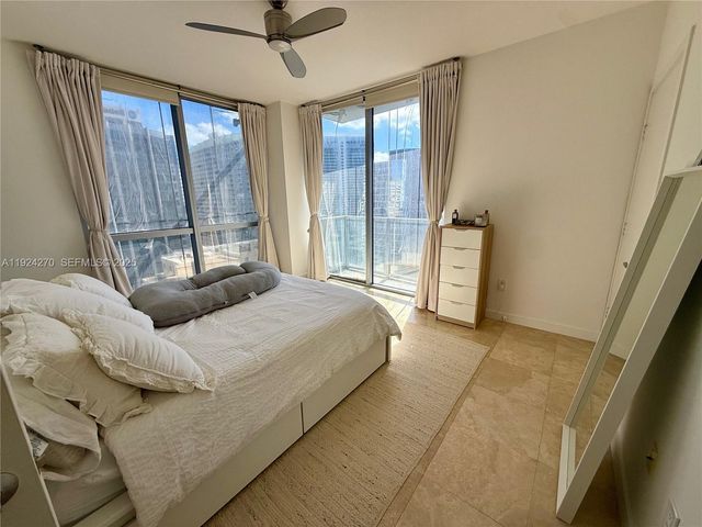 1060 Brickell Ave 2707, Miami, FL 33131