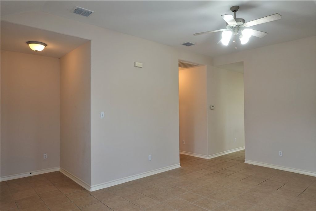 1014 Forest Oak Dr, Portland, TX 78374 — photo 3