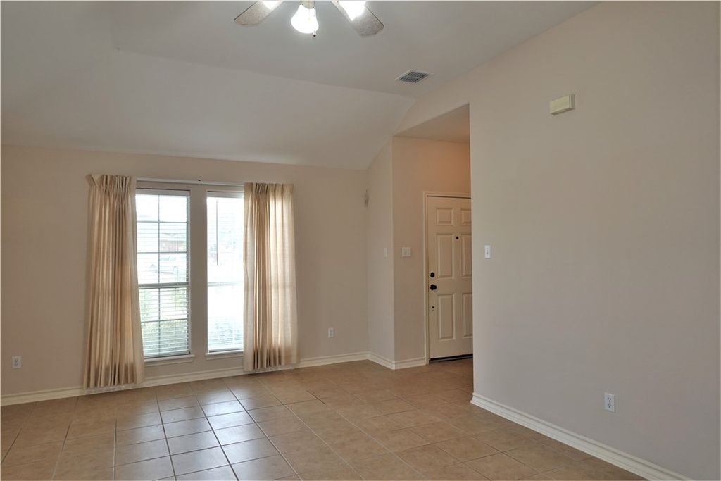 1014 Forest Oak Dr, Portland, TX 78374 — photo 5