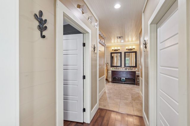 1200 County Road 211, Giddings, TX 78942