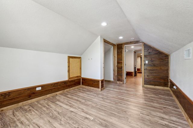 1200 County Road 211, Giddings, TX 78942