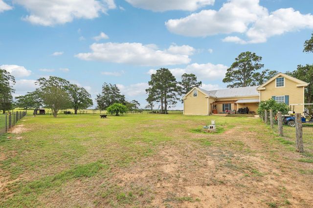 1200 County Road 211, Giddings, TX 78942