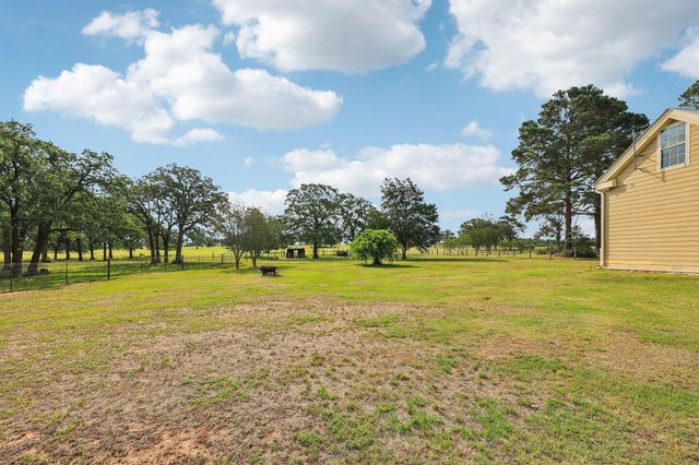 1200 County Road 211, Giddings, TX 78942