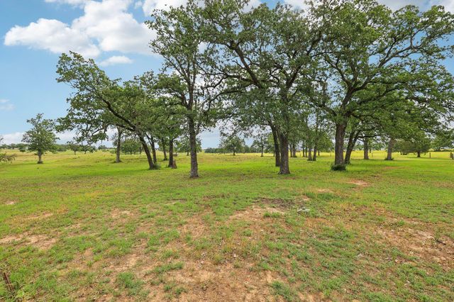 1200 County Road 211, Giddings, TX 78942