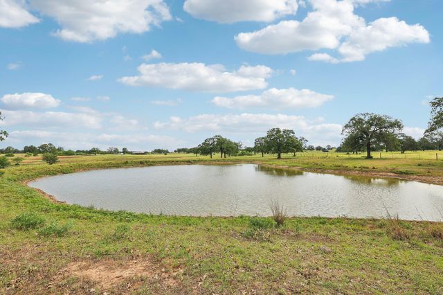 1200 County Road 211, Giddings, TX 78942