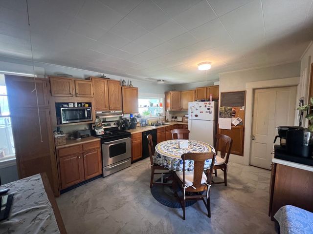556 Main Street, Farmington, NH 03835