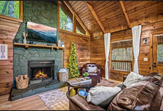 3289 Twin Mountain Way, Pigeon Forge, TN 37863