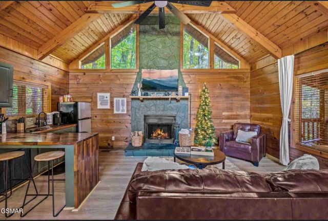 3289 Twin Mountain Way, Pigeon Forge, TN 37863