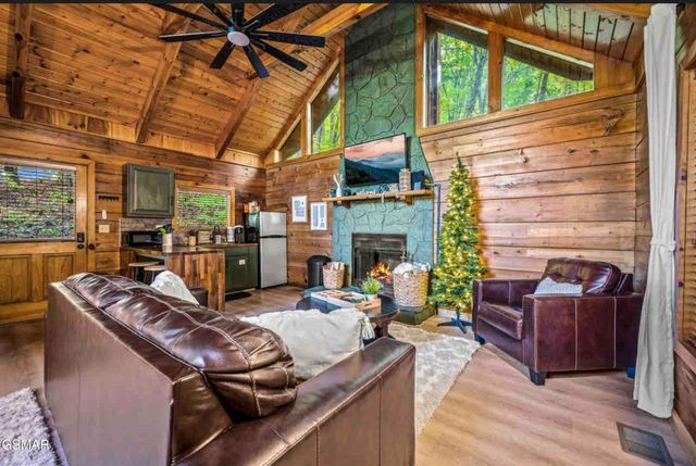 3289 Twin Mountain Way, Pigeon Forge, TN 37863