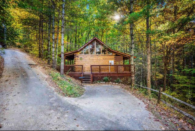 3289 Twin Mountain Way, Pigeon Forge, TN 37863