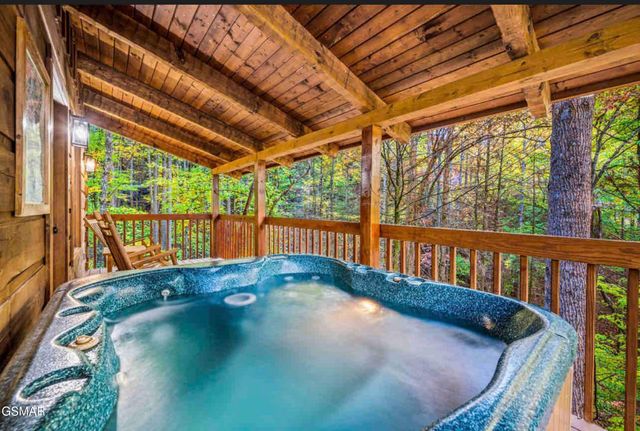 3289 Twin Mountain Way, Pigeon Forge, TN 37863