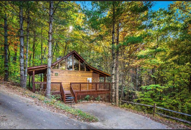 3289 Twin Mountain Way, Pigeon Forge, TN 37863