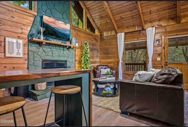 3289 Twin Mountain Way, Pigeon Forge, TN 37863
