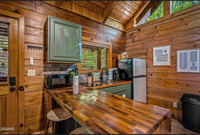 3289 Twin Mountain Way, Pigeon Forge, TN 37863