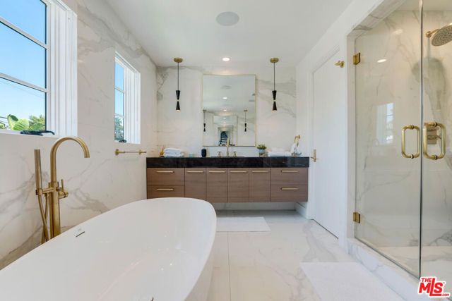 6721 Drexel Avenue, Los Angeles, CA 90048