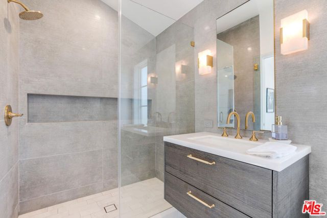 6721 Drexel Avenue, Los Angeles, CA 90048