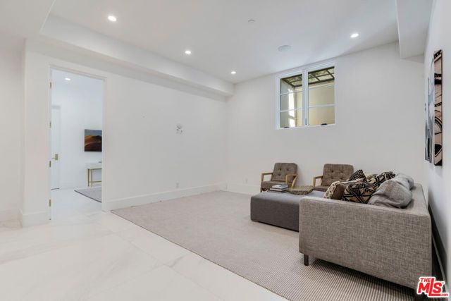 6721 Drexel Avenue, Los Angeles, CA 90048