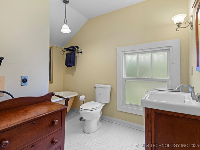 535 E 14th Street, Bartlesville, OK 74003