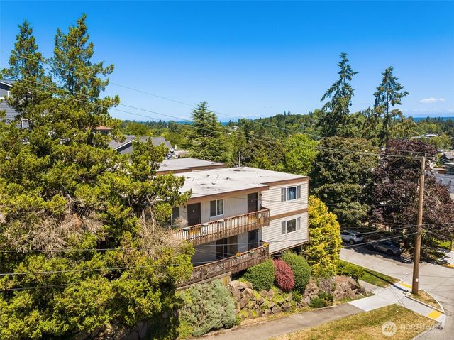205 26th Avenue E, Seattle, WA 98112