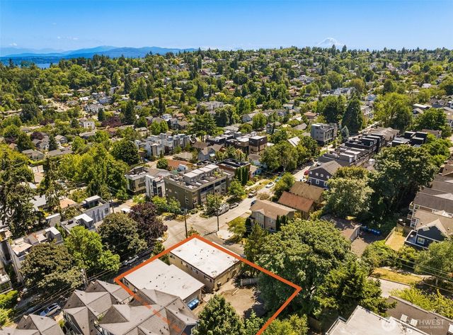 205 26th Avenue E, Seattle, WA 98112