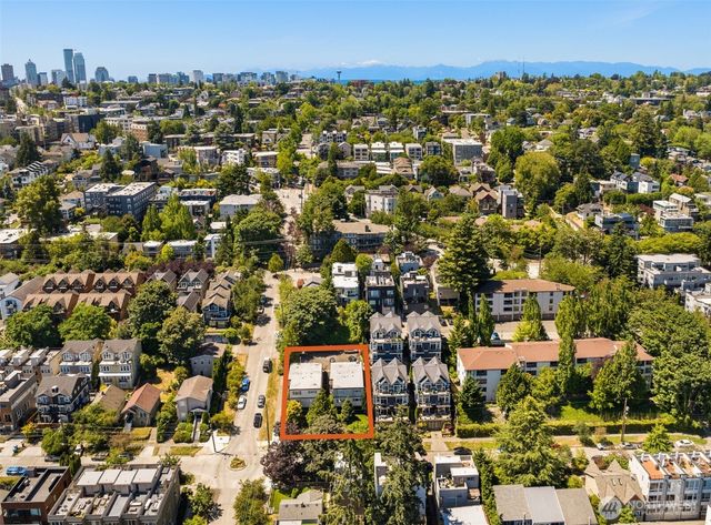 205 26th Avenue E, Seattle, WA 98112