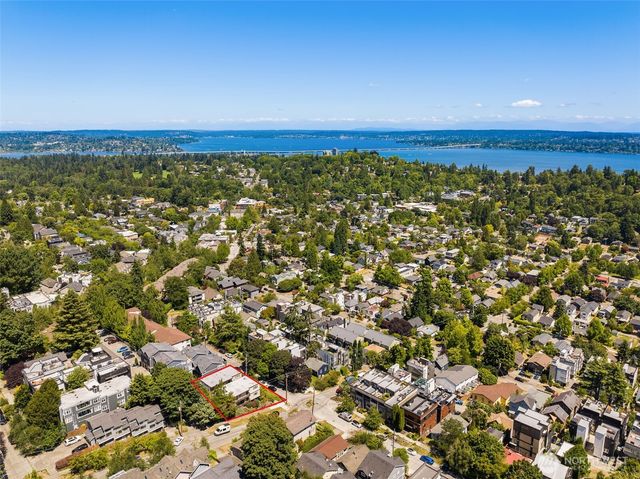 205 26th Avenue E, Seattle, WA 98112