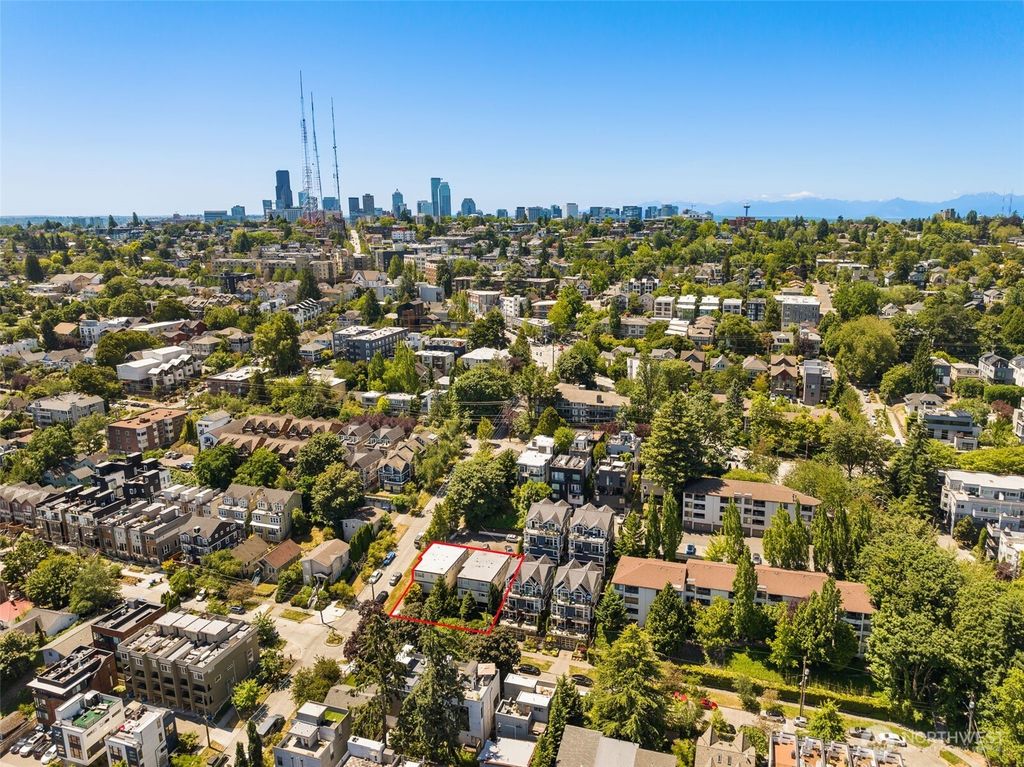 205 26th Avenue E, Seattle, WA 98112