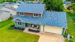 2417 N 7th Avenue Place E, Newton, IA 50208