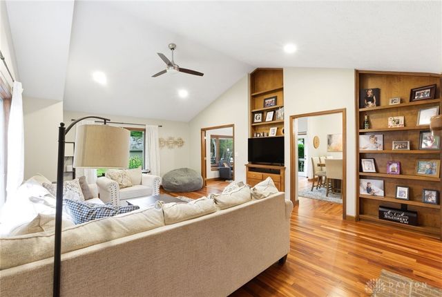 6391 Shadow Lake Trail, Centerville, OH 45459
