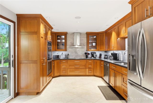 6391 Shadow Lake Trail, Centerville, OH 45459