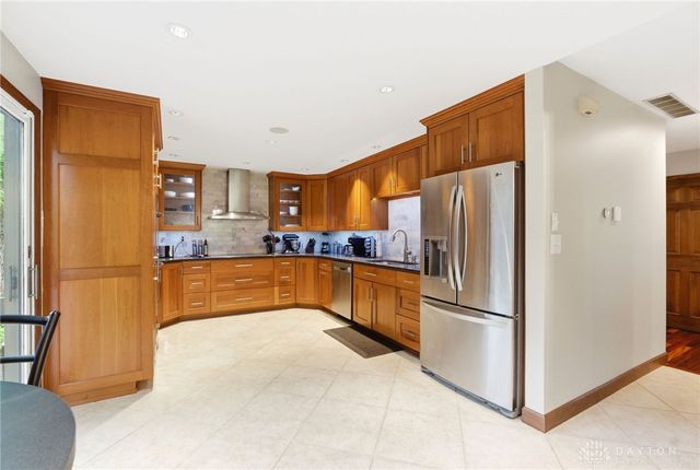 6391 Shadow Lake Trail, Centerville, OH 45459
