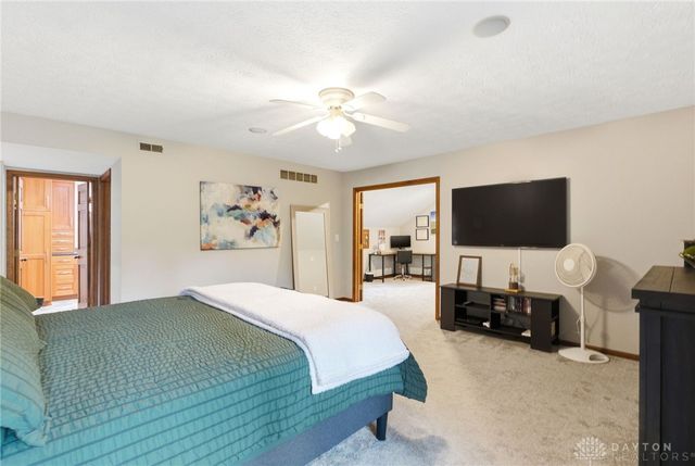 6391 Shadow Lake Trail, Centerville, OH 45459