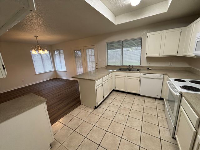 2514 Livingston Lane, Grand Prairie, TX 75052