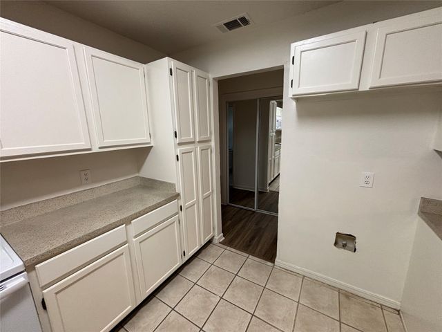 2514 Livingston Lane, Grand Prairie, TX 75052