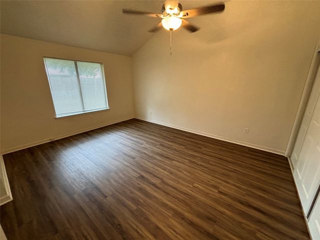 2514 Livingston Lane, Grand Prairie, TX 75052