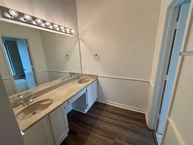 2514 Livingston Lane, Grand Prairie, TX 75052