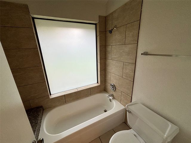 2514 Livingston Lane, Grand Prairie, TX 75052