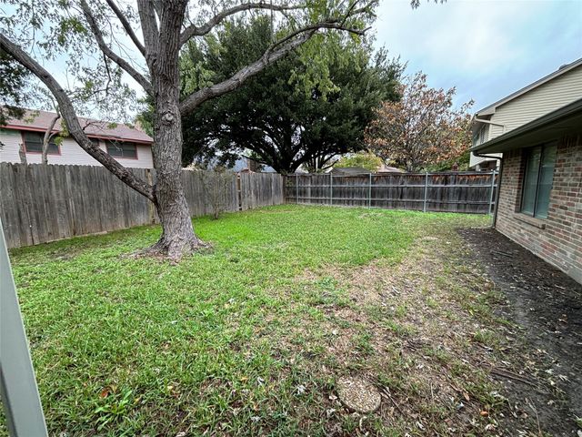 2514 Livingston Lane, Grand Prairie, TX 75052